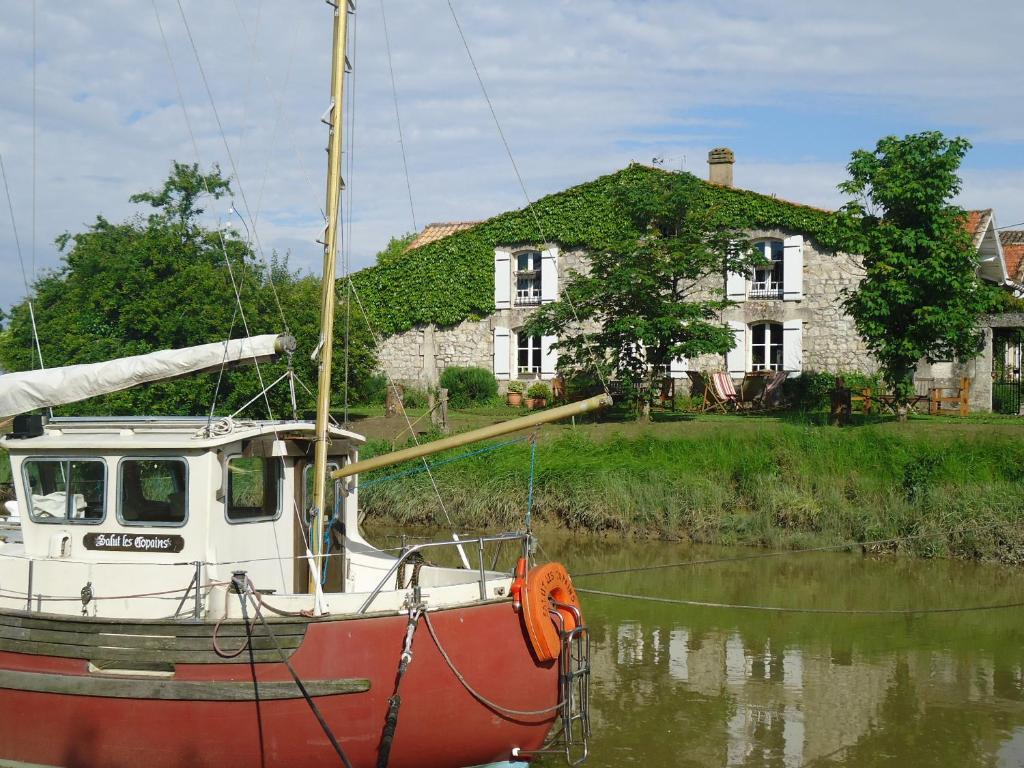 Domaine Des Pres De Joussac - Protocole Sanitaire Strict Villa Jau-Dignac-et-Loirac Phòng bức ảnh
